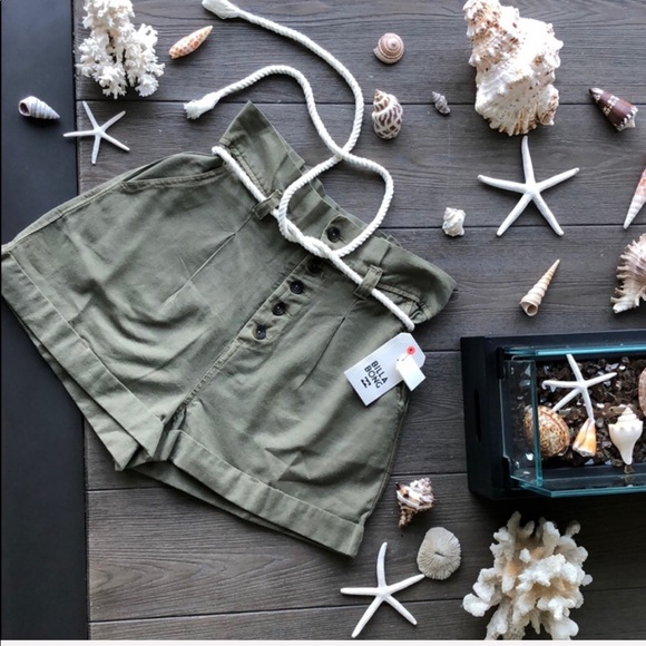 🌴🌼BILLABONG- EXPORE MORE SHORTS🌼🌴 - Picture 2 of 8